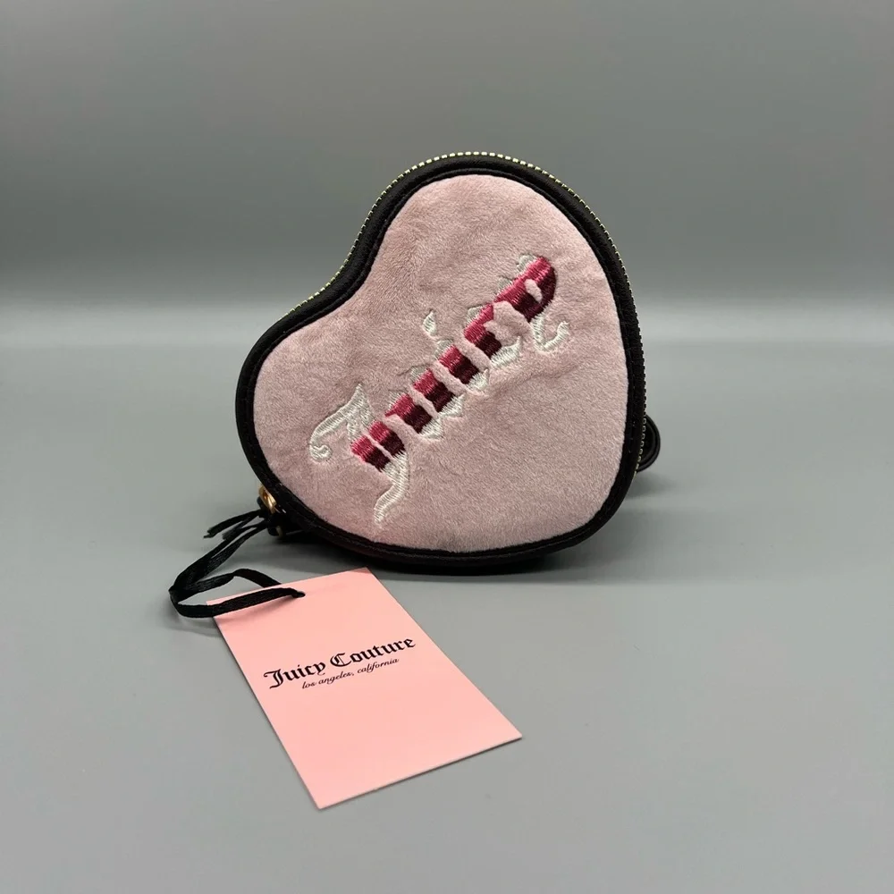 Juicy couture retro vibe heart zip around wristlet‎ wallet